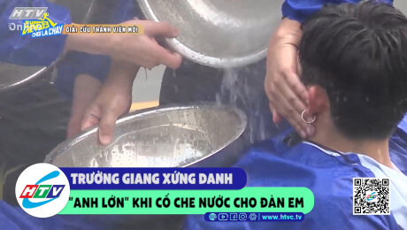 Xem Show CLIP HÀI Trường Giang xứng danh "anh lớn" khi cố che nước cho đàn em HD Online.
